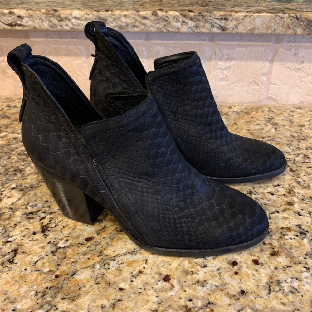 New Jeffrey Campbell Black Snake Print Ankle Boot